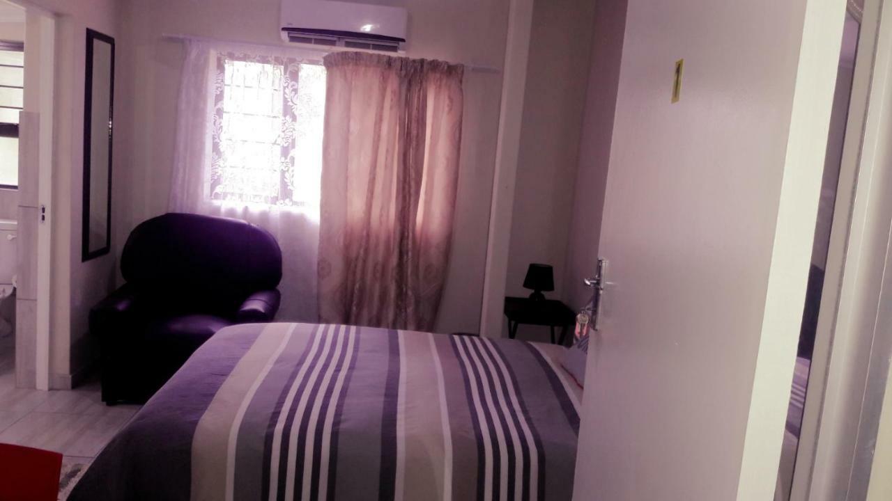 Zanevovo Hotell Scottburgh Eksteriør bilde